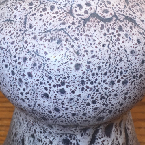 Gramann Töpferei Römhild Waisted Vase with purple volcanic glaze, detail photo