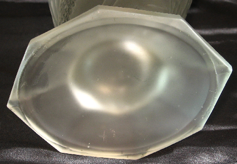Libochovice glass vase, bottom photo