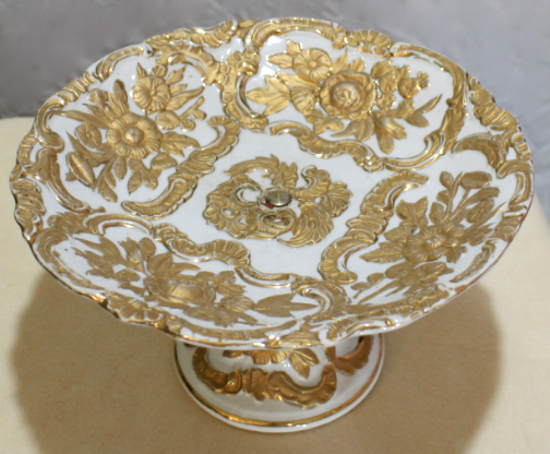 Porcelain compote with embossed roses