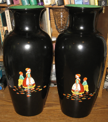 Zeeland Vases by Sylvac, rear photo